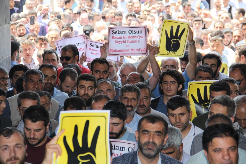 Diyarbakır’da Muhammed Mursi için gıyabi cenaze namazı ve basın açıklaması düzenlendi