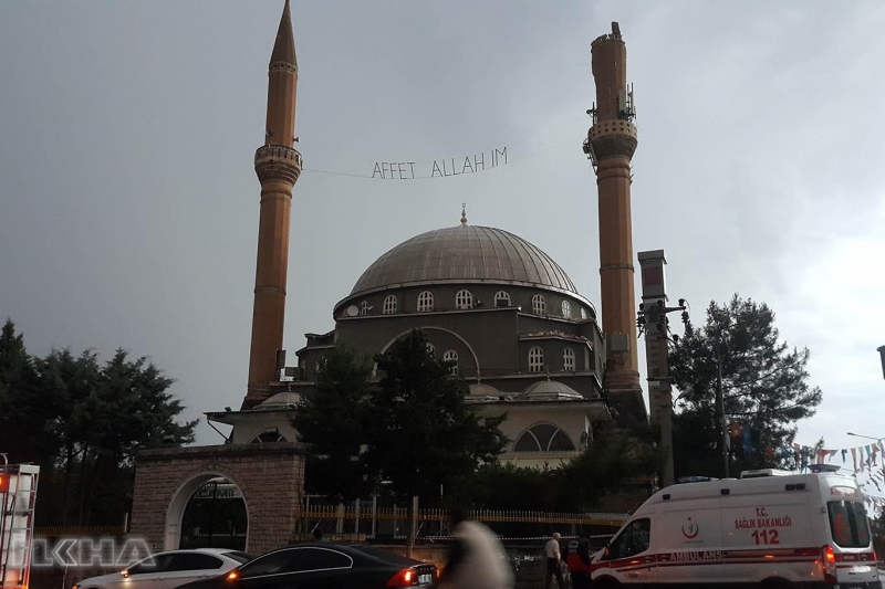 Diyarbakır Müftülüğünden yıldırım isabet eden minareyle ilgili açıklama 