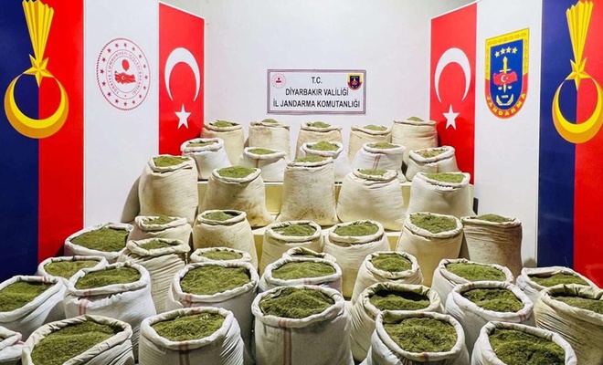 Diyarbakır'da 2 ton 121 kilogram esrar ele geçirildi
