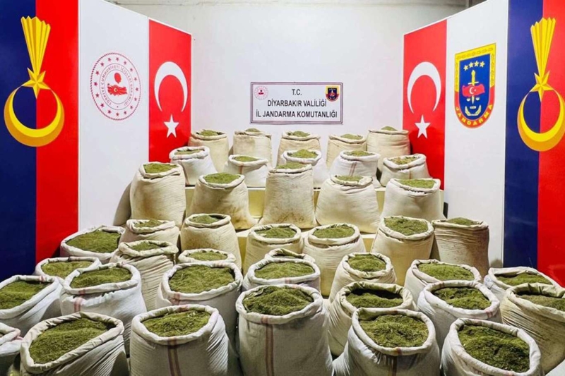 Diyarbakır'da operasyonda 3 ton 470 kilogram esrar ele geçirildi