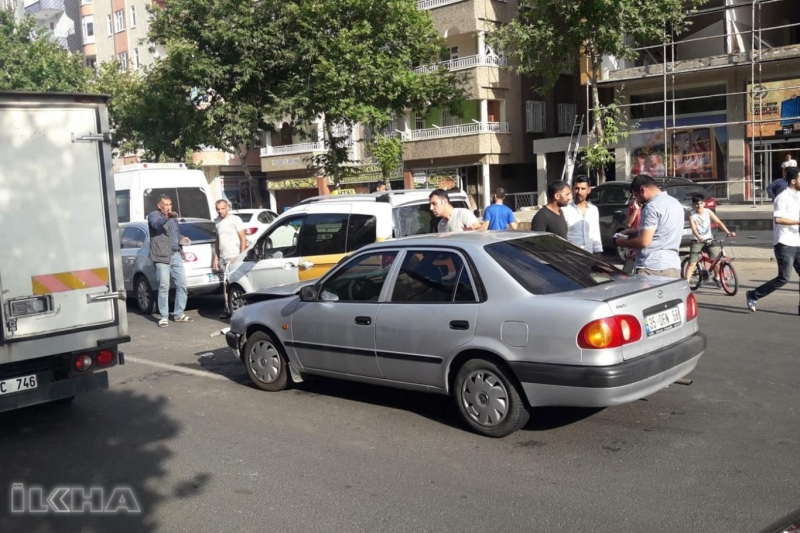Diyarbakır'da zincirleme kaza