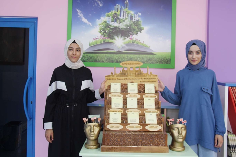 TÜBİTAK Liseler Arası Araştırma Projesi'nde Diyarbakırlı öğrenciler Türkiye 2’ncisi oldu