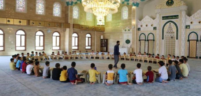 Yaz Kur'an kursları başlıyor: Gençler, çocuklar camiye
